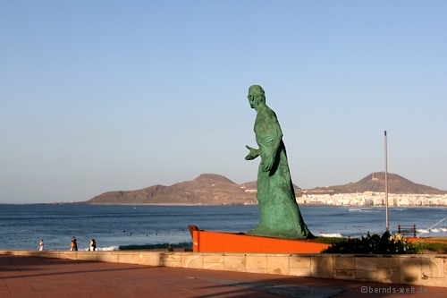 Statue Alfredo Kraus
