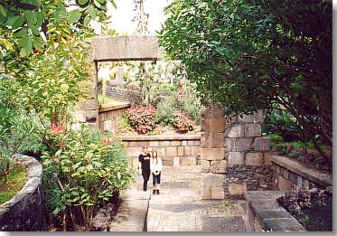 Alte Stadtmauern beim Park