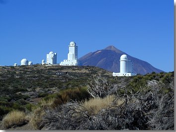 Das Observatorium vor der Kulisse des Teide